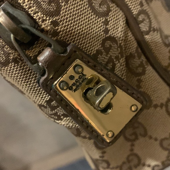 Heavily used Authentic Vintage Gucci Bag - Picture 4 of 10